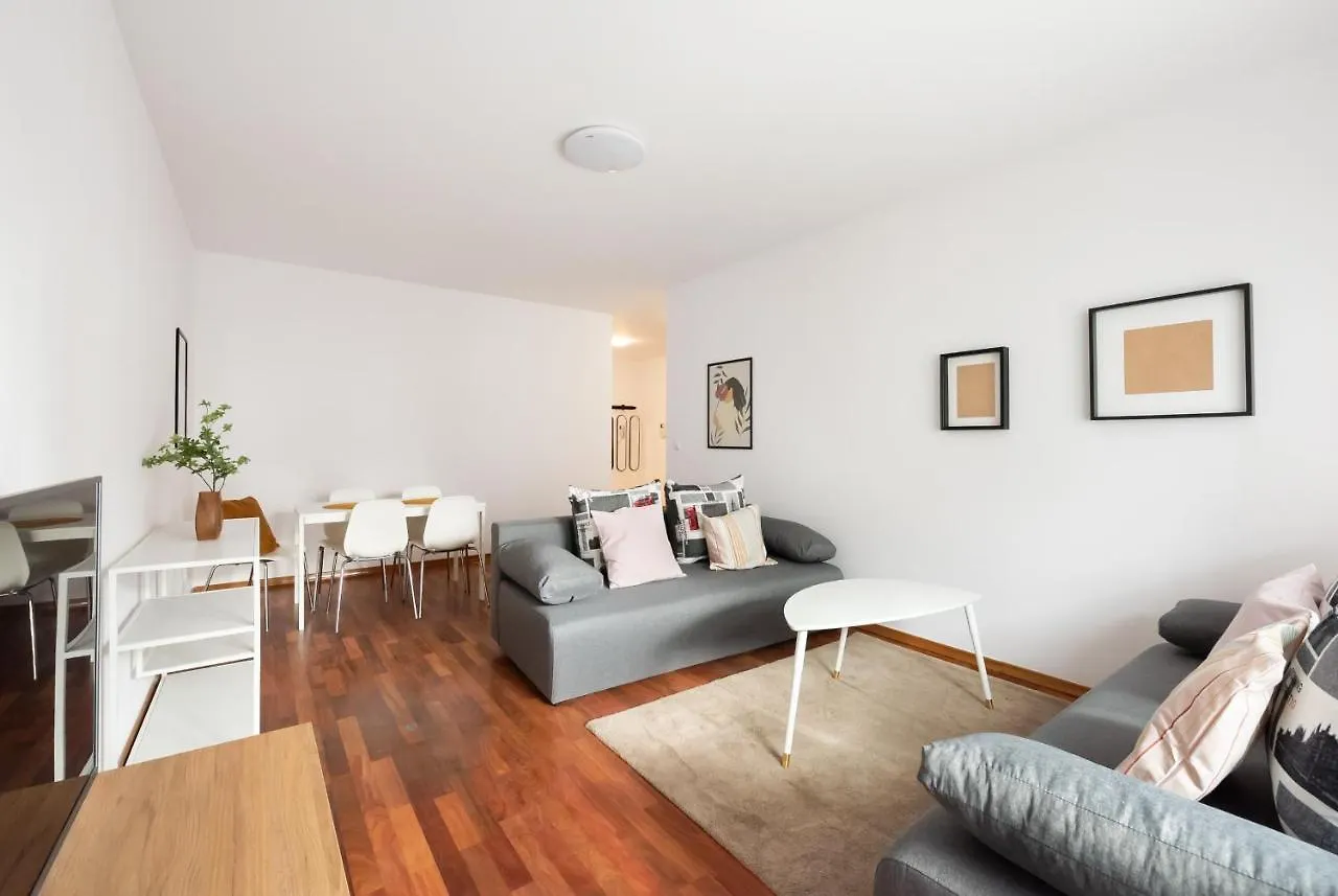 Wola Sunshine Apartment Free Parking Varşova